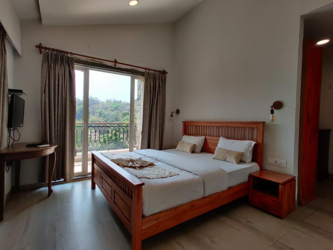 Wood Stock Acres Villa Resort Thane Exterior foto